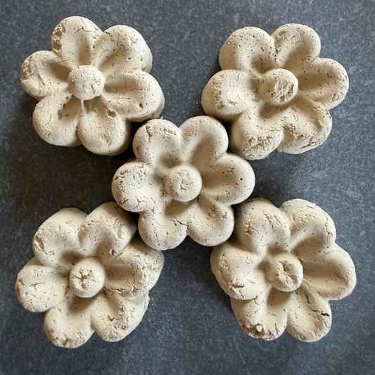 Fünf handgemachte Blumen aus Gelbem Ural