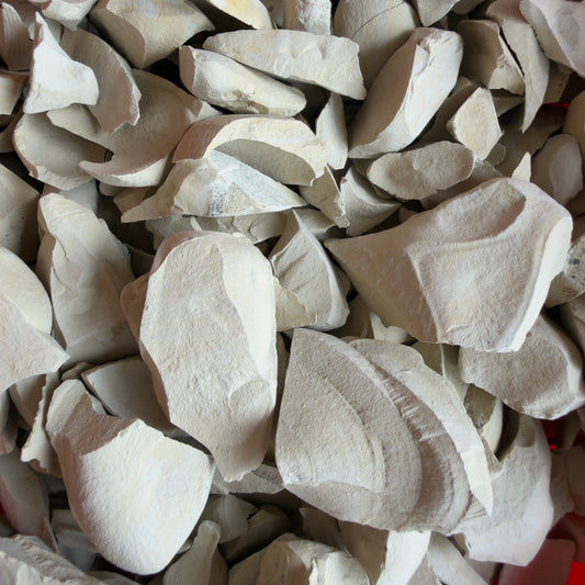 Gelber Ural Naturton in Chipsform